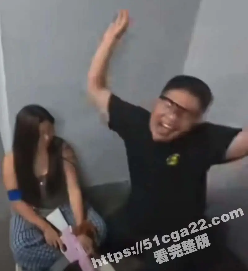 野猪小仙女 枪馆被欺负 沸羊羊男友霸气护妻引发大乱斗！ 全网调笑 堪比生化危机版真人cs！ 图7