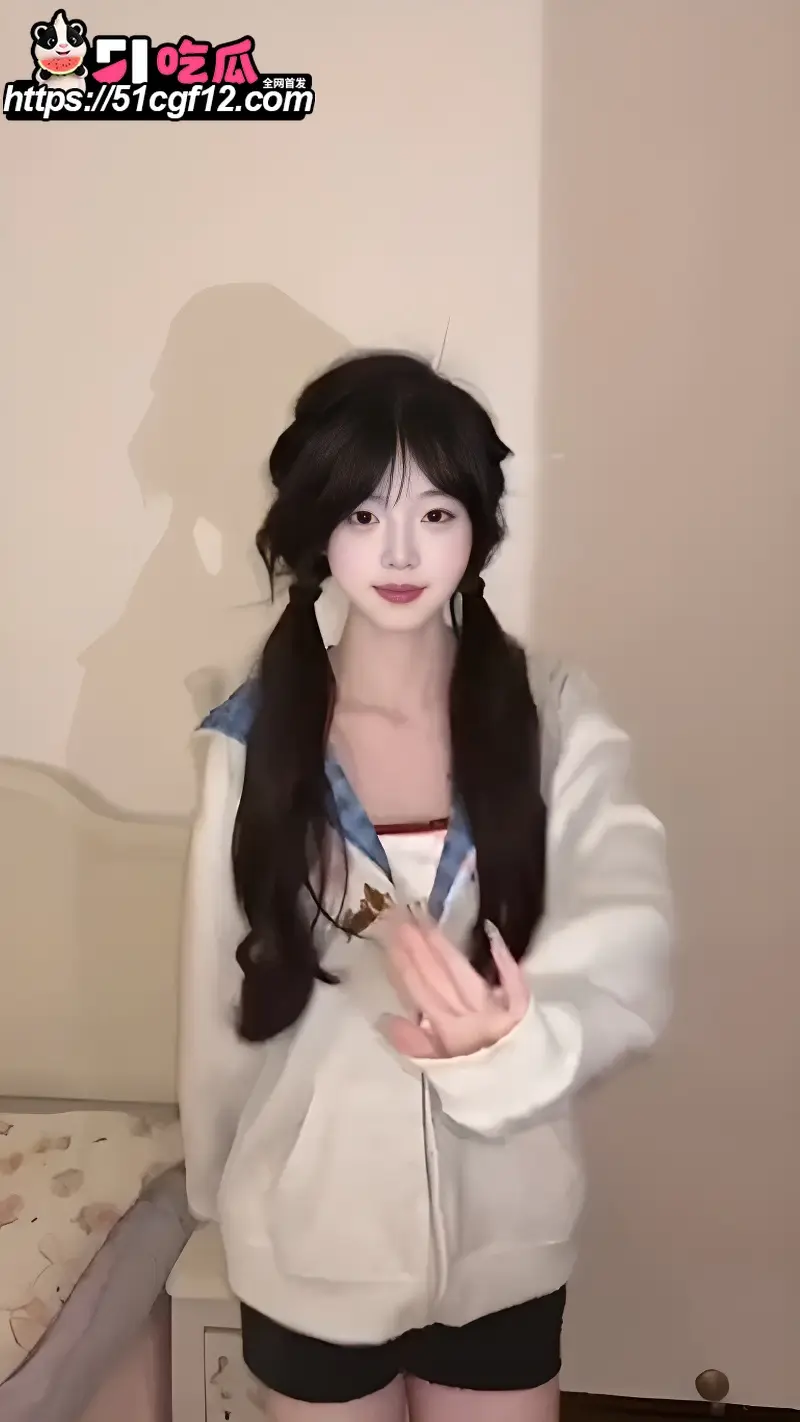精神小妹 王紫萱 私拍泄密 扭腰摆臀勾引金主 被爆操骚穴打屁股羞辱 犹如母狗! 图4