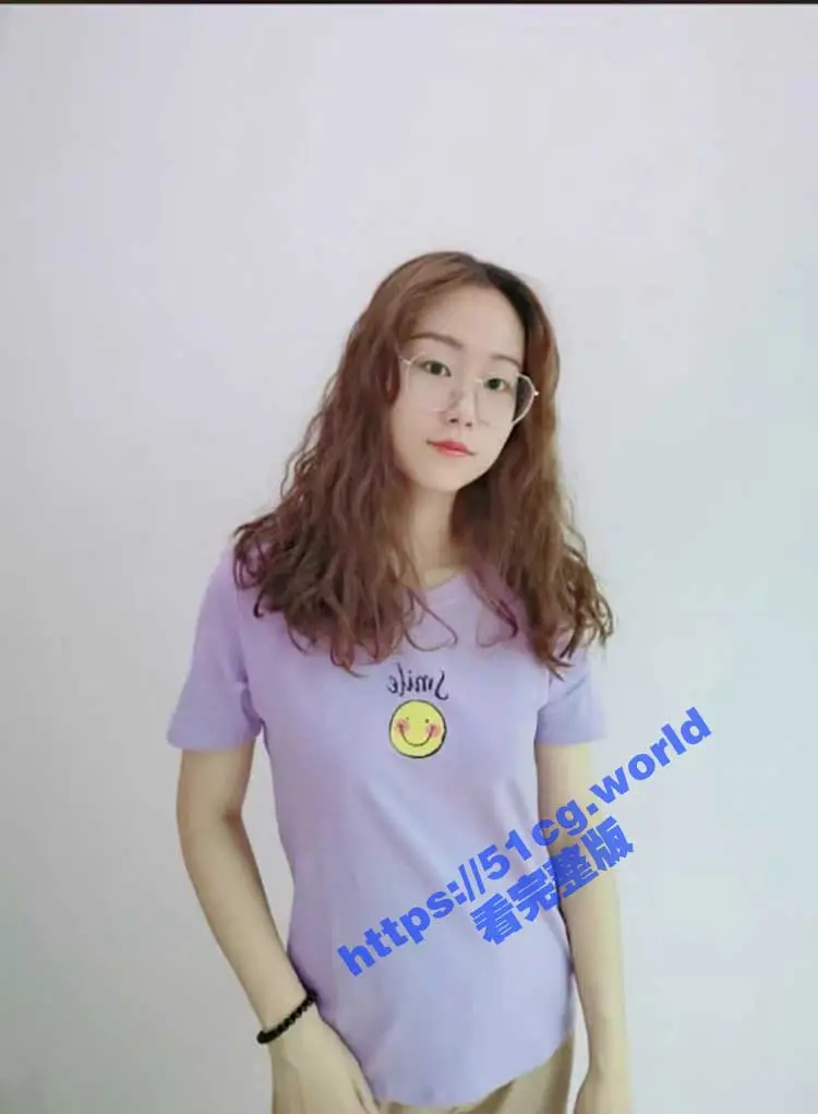 反差!湖北黄冈 方莹 气质眼镜女教师妥妥的骚母狗 极度反差 图1