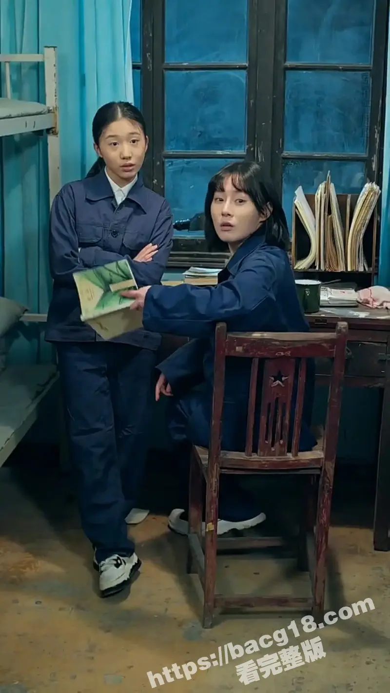 每日短剧《小小的她》本是生活不能自理的少女 却是隐藏的破密天才 在异样目光和嘲讽声中 助部队赢得决定性胜利 图6