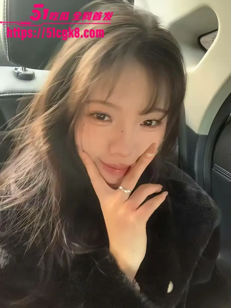 杭州清纯女大 姚小娜 与男友自拍私密视频曝光 高颜值反差 一流的口技 无套中出淫叫连连! 图1