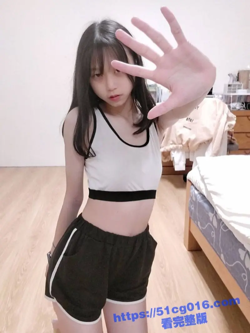 今日换口味!来个高颜值反差台妹 奶子十分坚挺 腰也够细 大尺度露脸私拍 图4