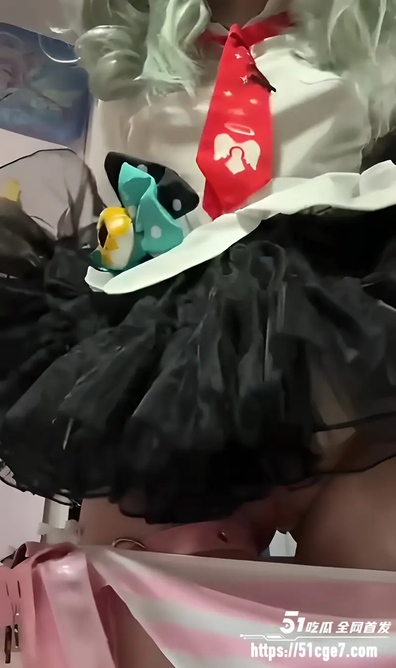 可爱萝莉 废柴少女家里蹲 cos千夏自慰视频 道具玩弄白虎骚穴 淫荡娇喘骚到炸裂 图5