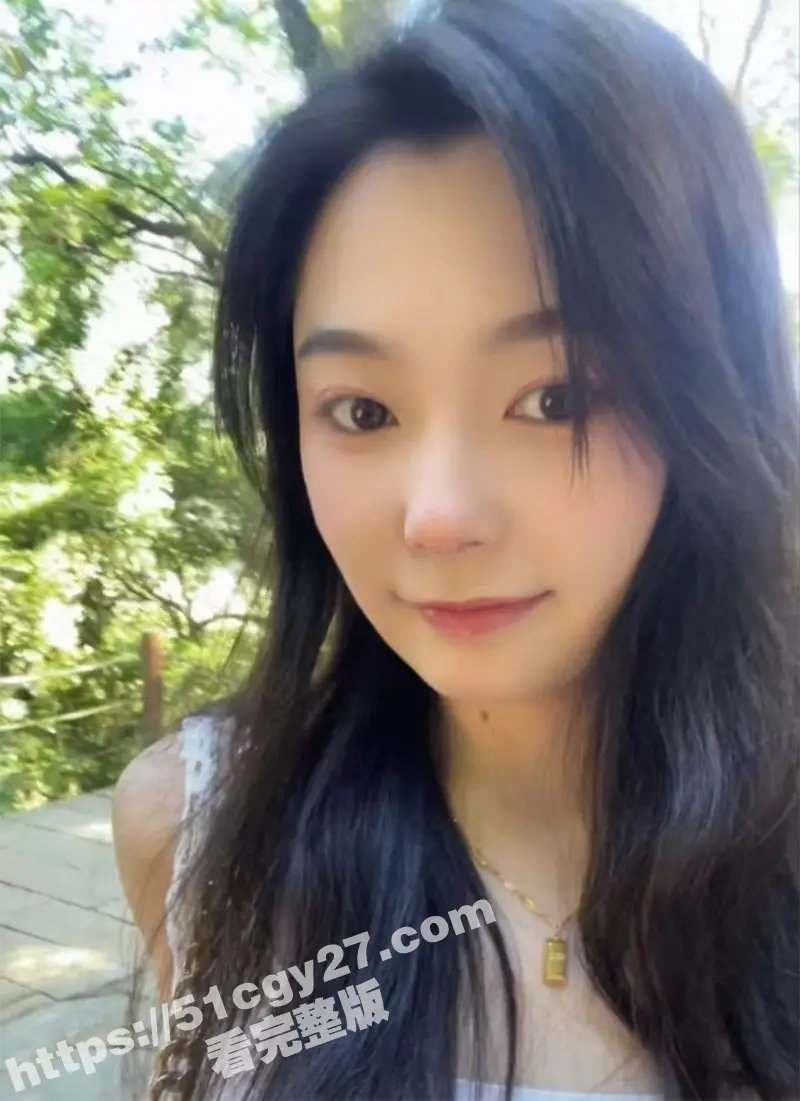 成都公务员 王心萍 背着老公在外面偷情 做爱视频火爆流出 口交骑乘后入爆操 反差骚态欲到爆！ 图2