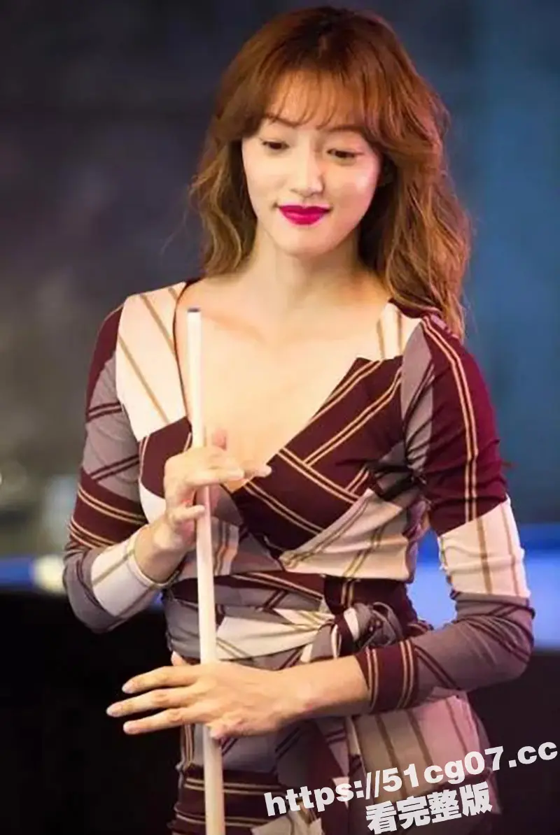 女明星的走光画面 没想到电视剧也有露点的吧 给大家整理了几个女星的露点画面 中韩的都有哦 图1