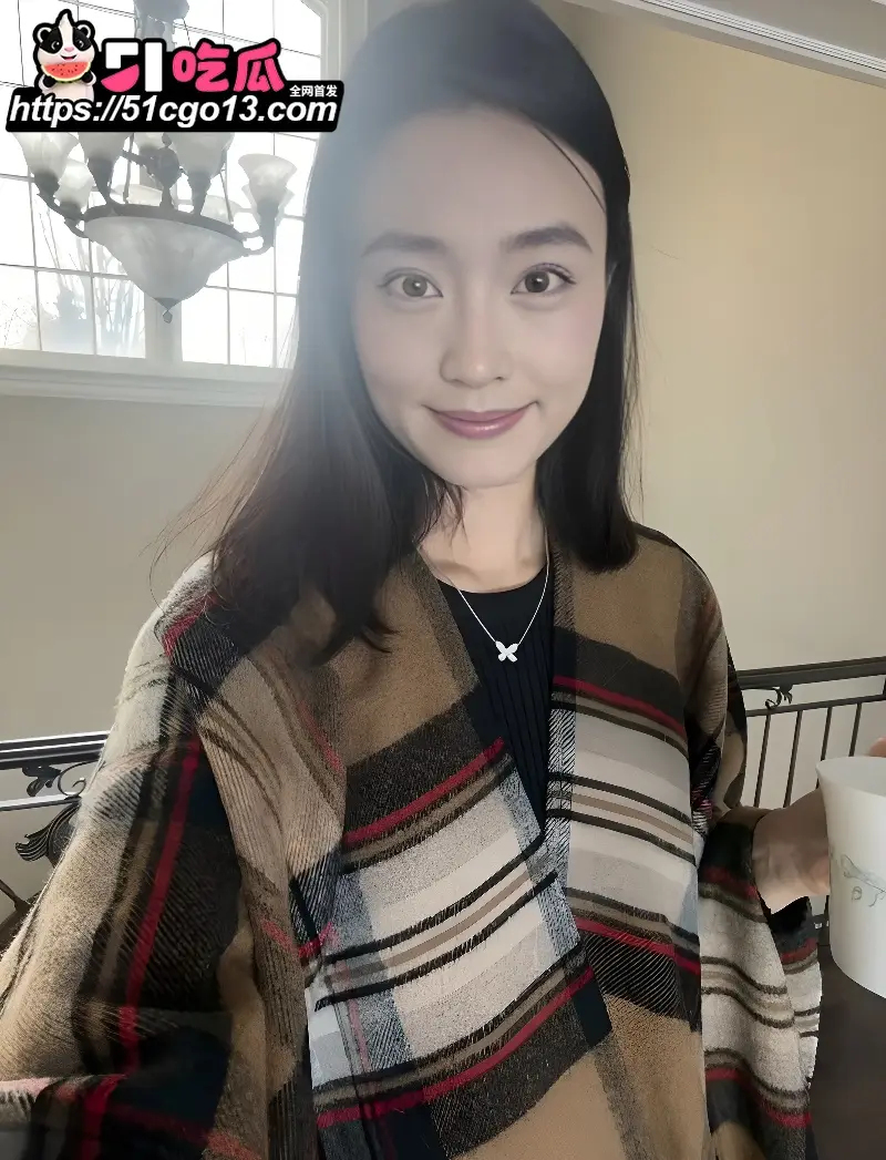 清纯女网红 廖曦芮 酒店性爱自拍 跪舔肉棒媚眼如丝 无套猛怼蜜穴 浪叫呻吟四起 图4