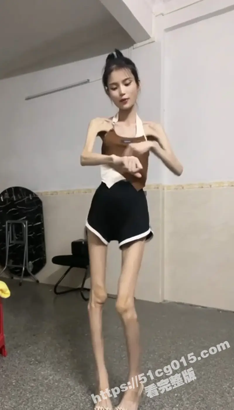 兄弟们 喜欢这款吗?这是不是你们要的又细又长的大长腿骨感美女?赶紧进来冲吧 图4