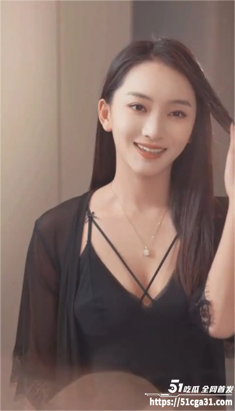 擦边短剧《职场新豪》卑微打工人发现风骚女总监与老板偷情 偷拍要挟后意外成功逆袭人生！ 图1