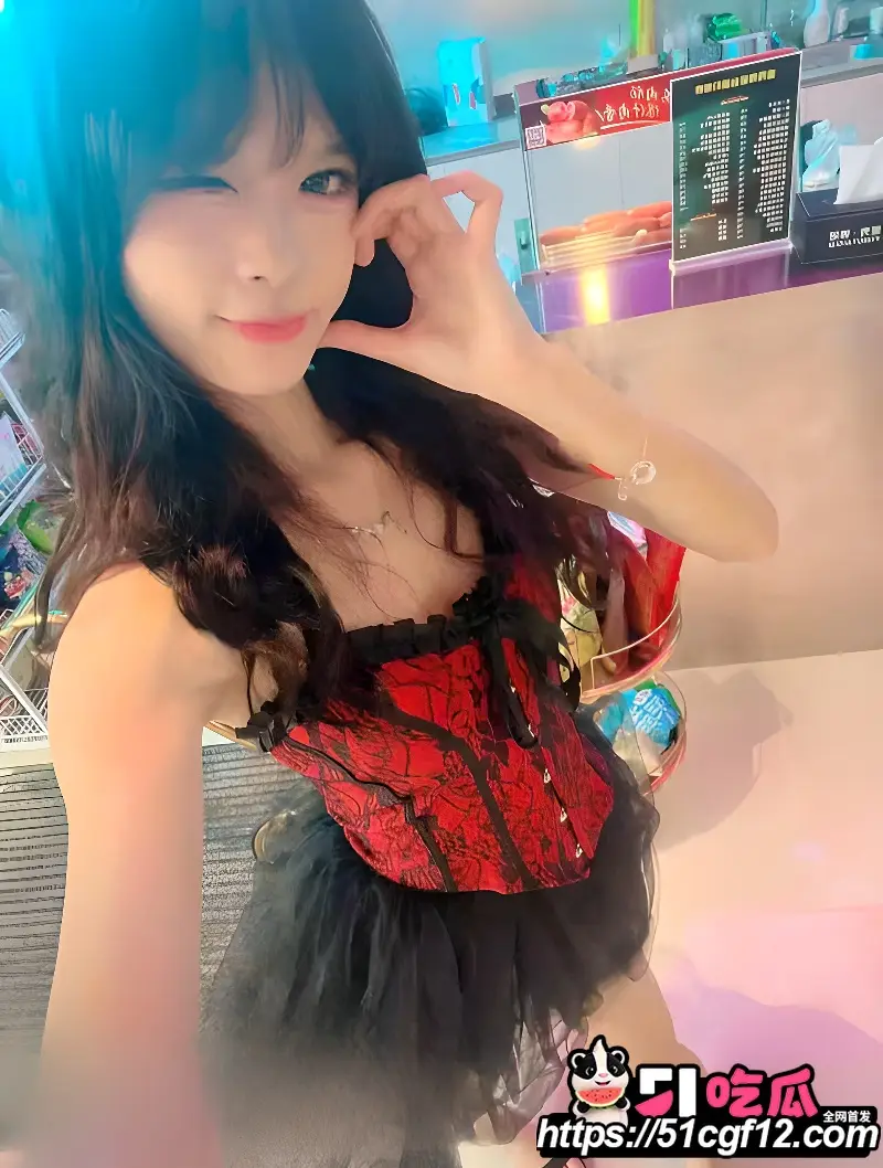 广西大学艺术系母狗 杨金香 约炮裸聊视频流出 浴室无套深插高潮迭起 图1