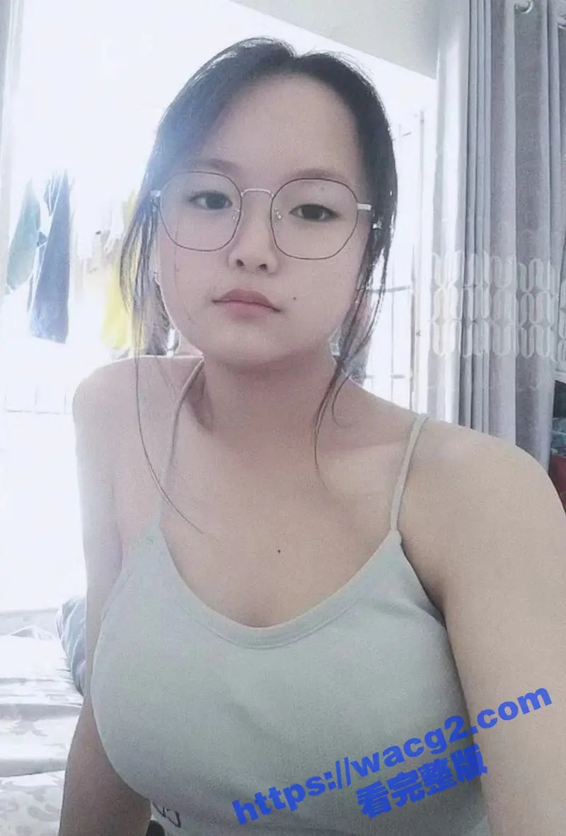 瓜友的新母狗 单纯大胸眼镜妹 一步步从清纯女大变成反差母狗 成就感爆棚! 图1