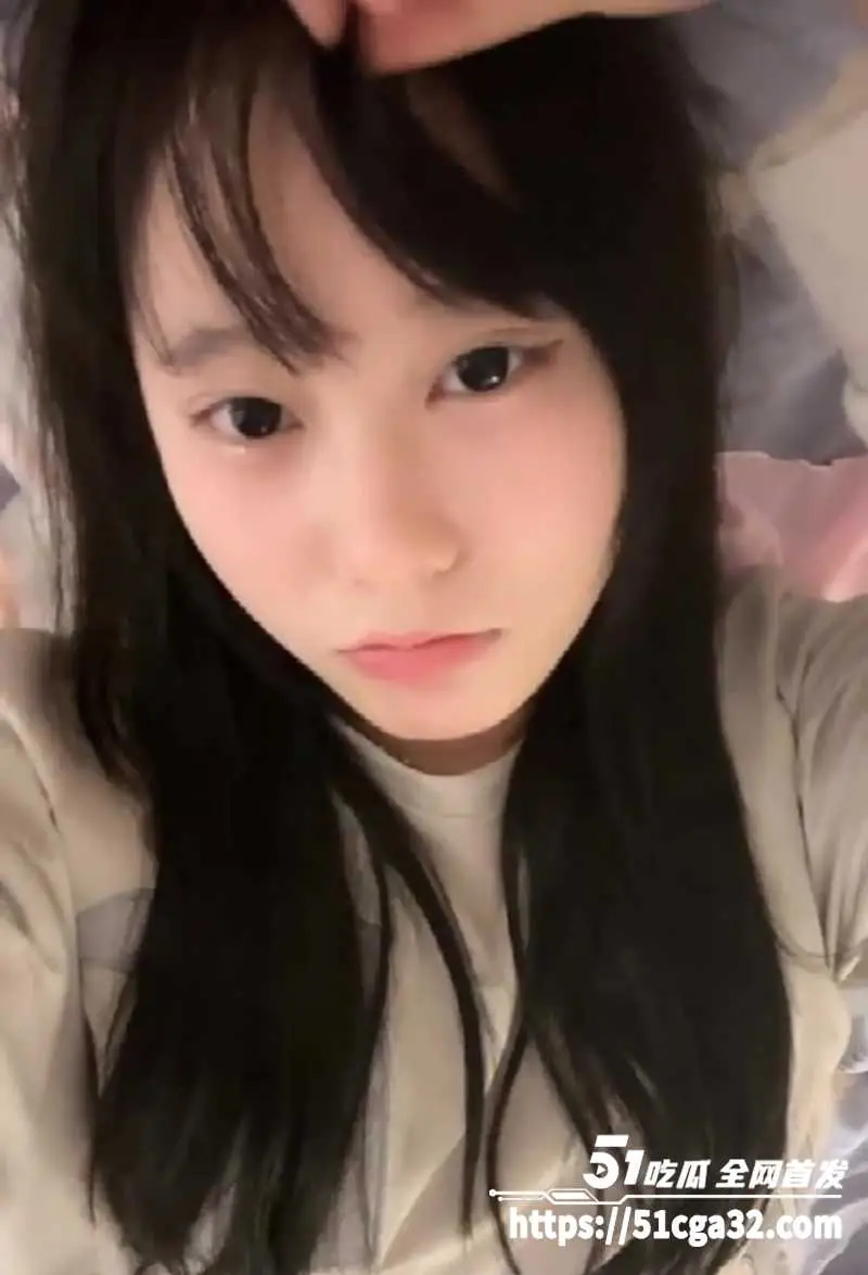 抖音极品萝莉 KOUK 裸聊视频流出 与榜一大哥单聊露奶发骚 小穴超级粉嫩诱人！ 图3
