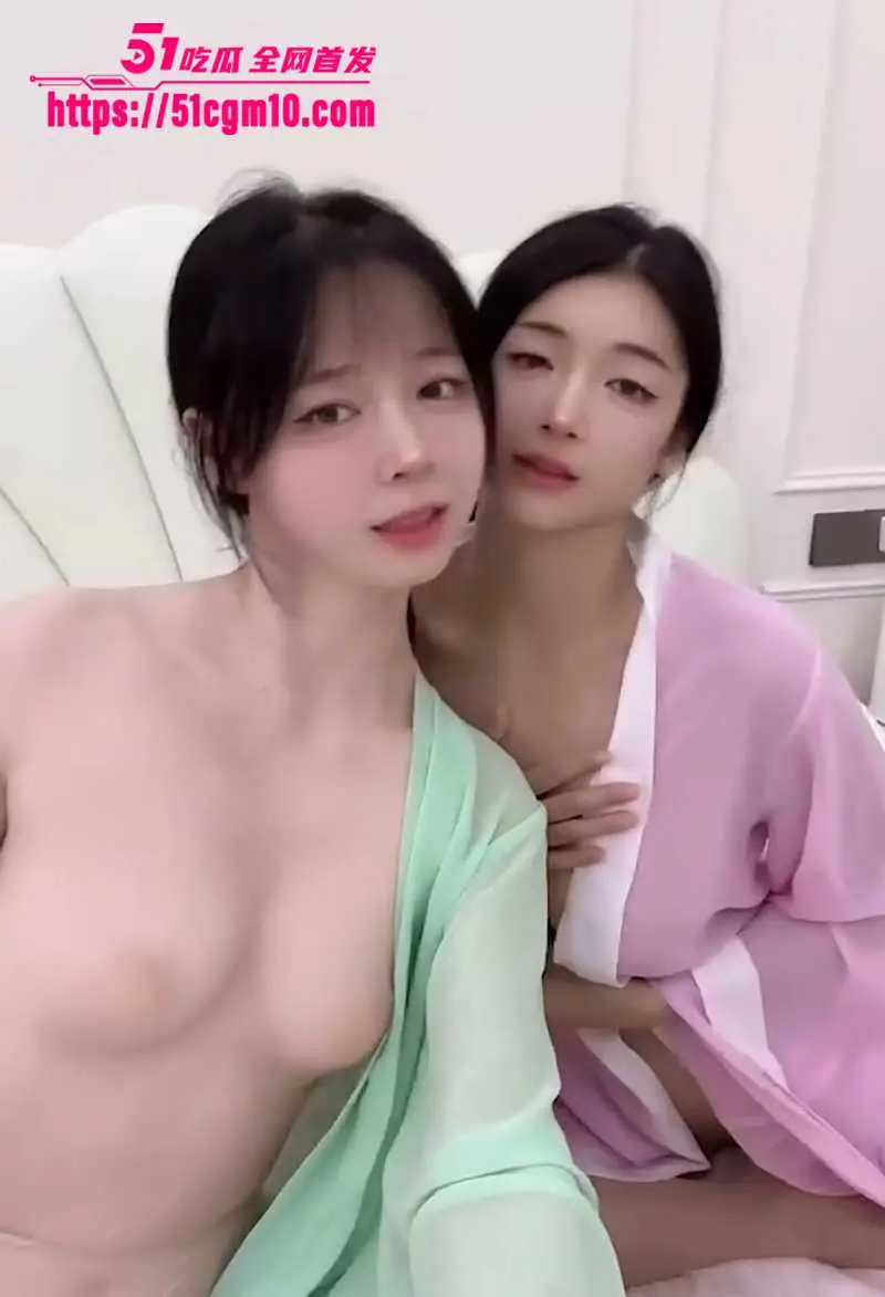 清纯网美 七七仙女 携闺蜜双排发浪 镜头前缠绵互揉爆奶 浴室里诱惑淋穴 揉花蒂撩拨男人原始冲动! 图1