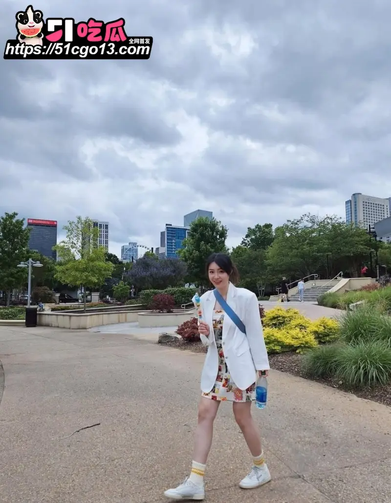 高颜骑行博主 Emma 性爱视频 深喉口交骑乘狂扭 口技一流叫声贼好听！ 图4