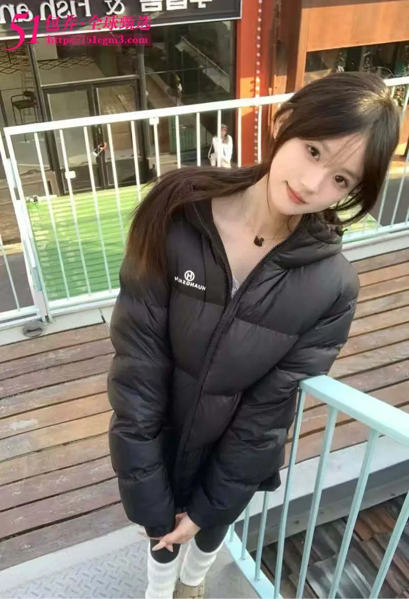 51包养 高端外围 | W1BJ32602 北京顶级颜值网红博主 身材比例完美 皮肤雪白 身体柔软 可自带情趣制服 质量保真 假一罚十 图3