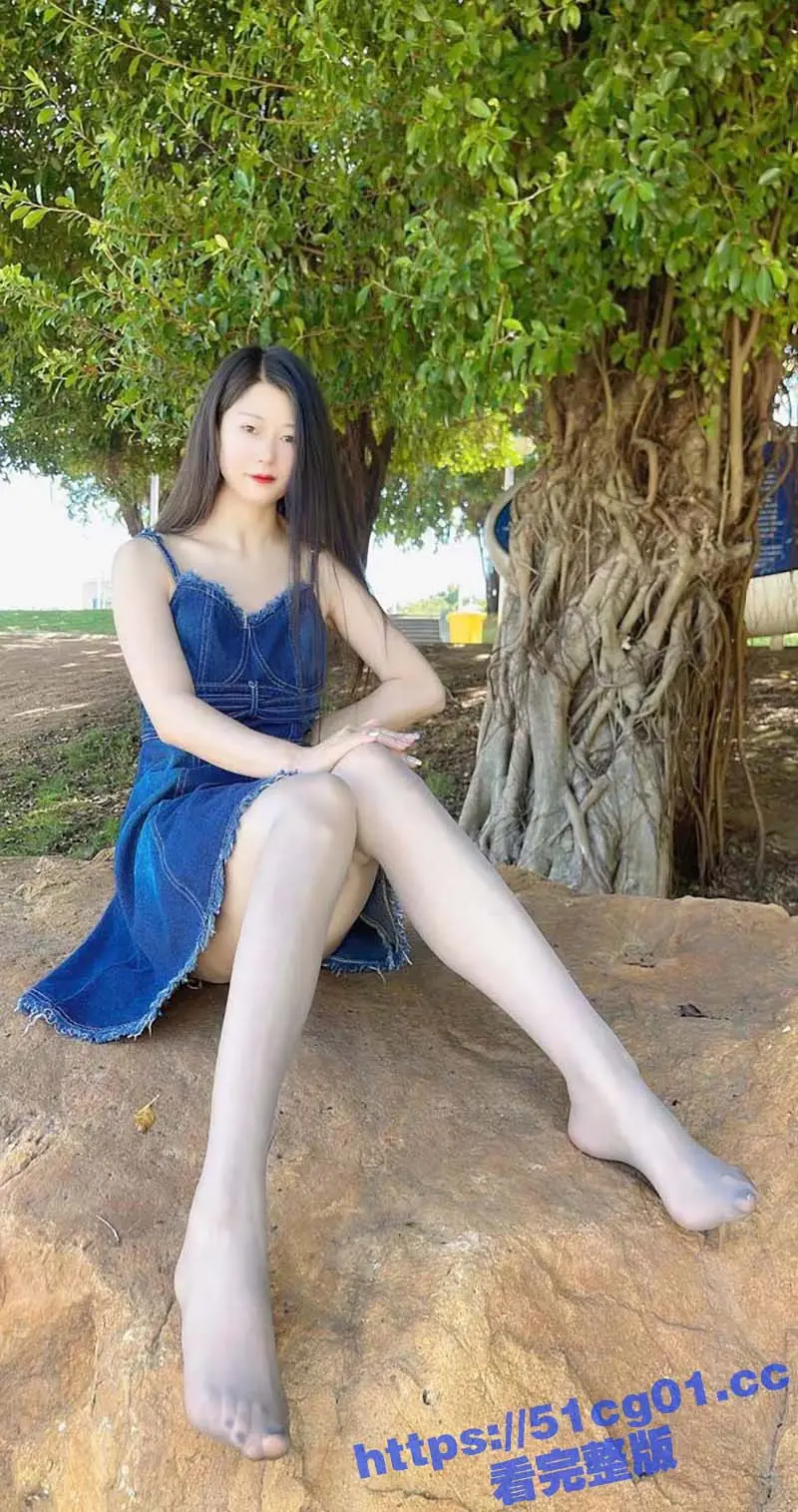河南濮阳 林佳彤 超性感的花店老板娘 极品美腿大奶翘臀 丝袜足交诱惑至极 被土豪包养爆操内射骚穴 图1