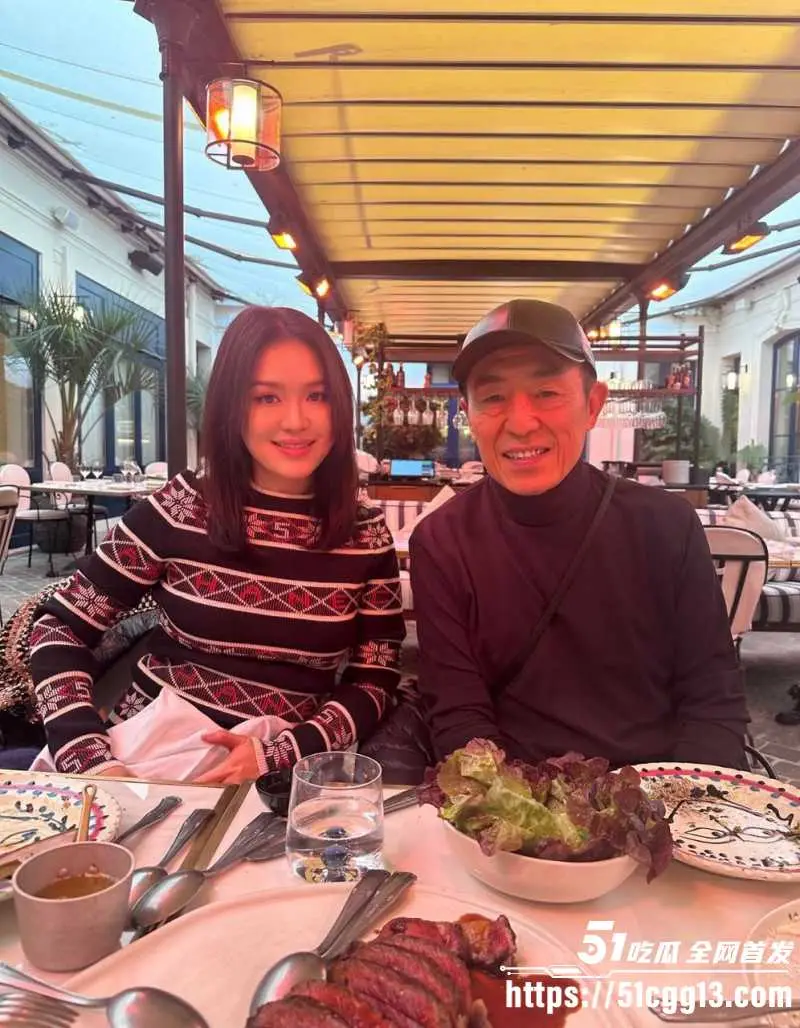 内娱知名导演 张艺谋 被狗仔扒出黑料 私下狂追宋祖儿北电同学 法国嫖娼操洋妞 性爱视频全网独家曝光! 图17