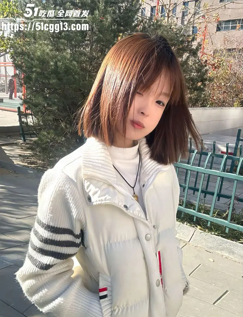 石家庄财经学院大二 林静怡 清纯嫩妹酒店求操 白丝乳夹口交抠逼 狂插嫩穴化身淫荡小母狗！ 图1