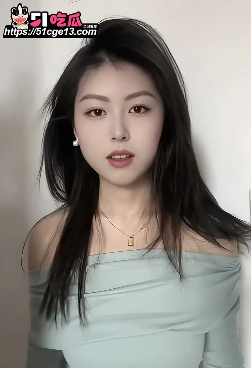 美腿网红 雯wen 性爱私拍 假屌猛插旺盛毛穴 被炮友狠操隔丝抽插 骚逼外翻淫到极致 图2