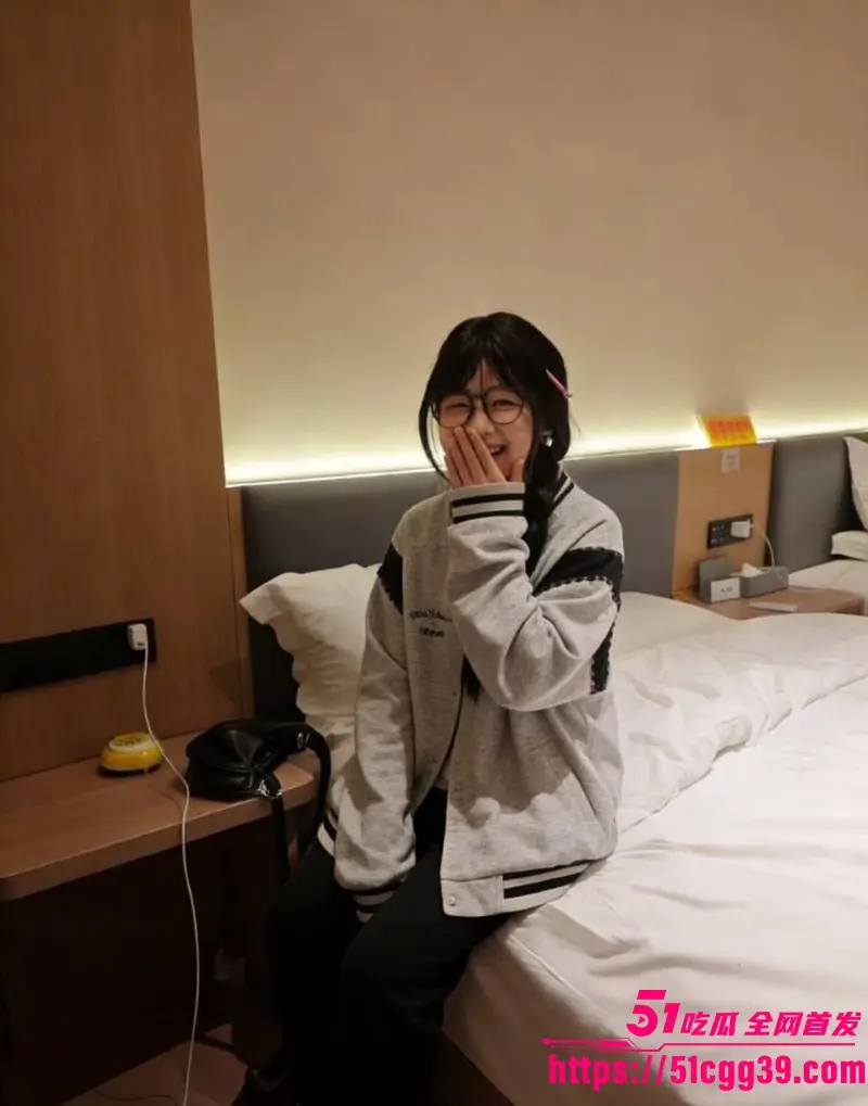 福建宁德清纯少女 王海婷 约炮视频流出 酒店调教后入极品肥臀 被撞得肉浪翻滚呻吟震天! 图1