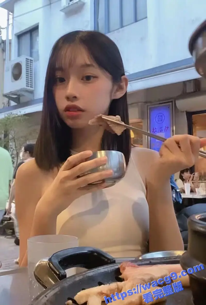 台湾慕洋婊史翔懿 蜜桃臀丁字裤大秀口技 健身教练被吸射 浓精全吞干干净净! 图1