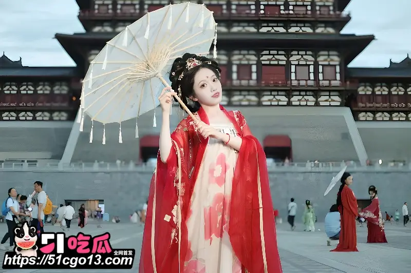 山东济南清纯小妹 张雨桐 情侣自拍 跪舔肉棒颜射吞精 骑乘中出爽到失声呻吟 图2