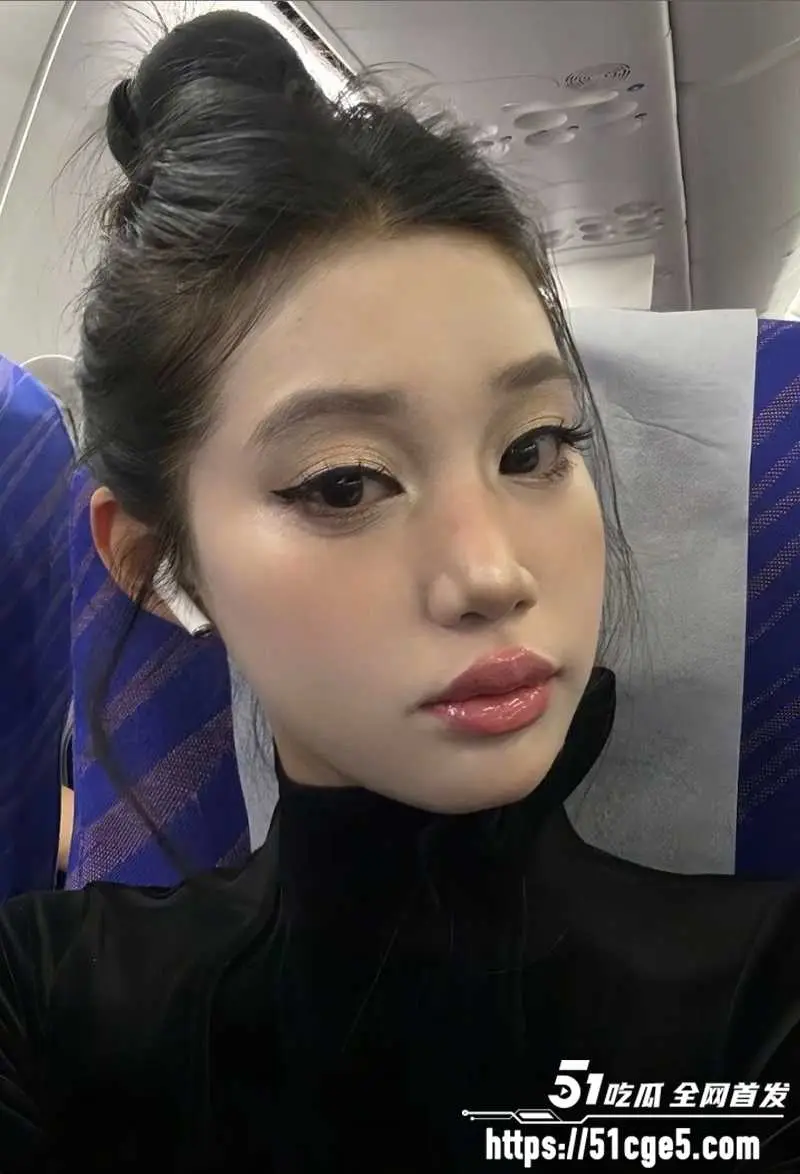 绝美尤物 zoe 性爱私拍 指奸肛穴同时绽放 露脸啪啪无套中出 怼拍特写堪比AV! 图1