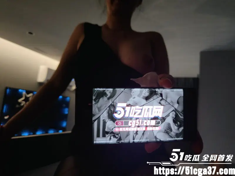51原创我的宠物女友 骚姐电竞酒店饥渴求操 手撕黑丝激情交合 蜜舌狂舔肿胀龟头! 图1