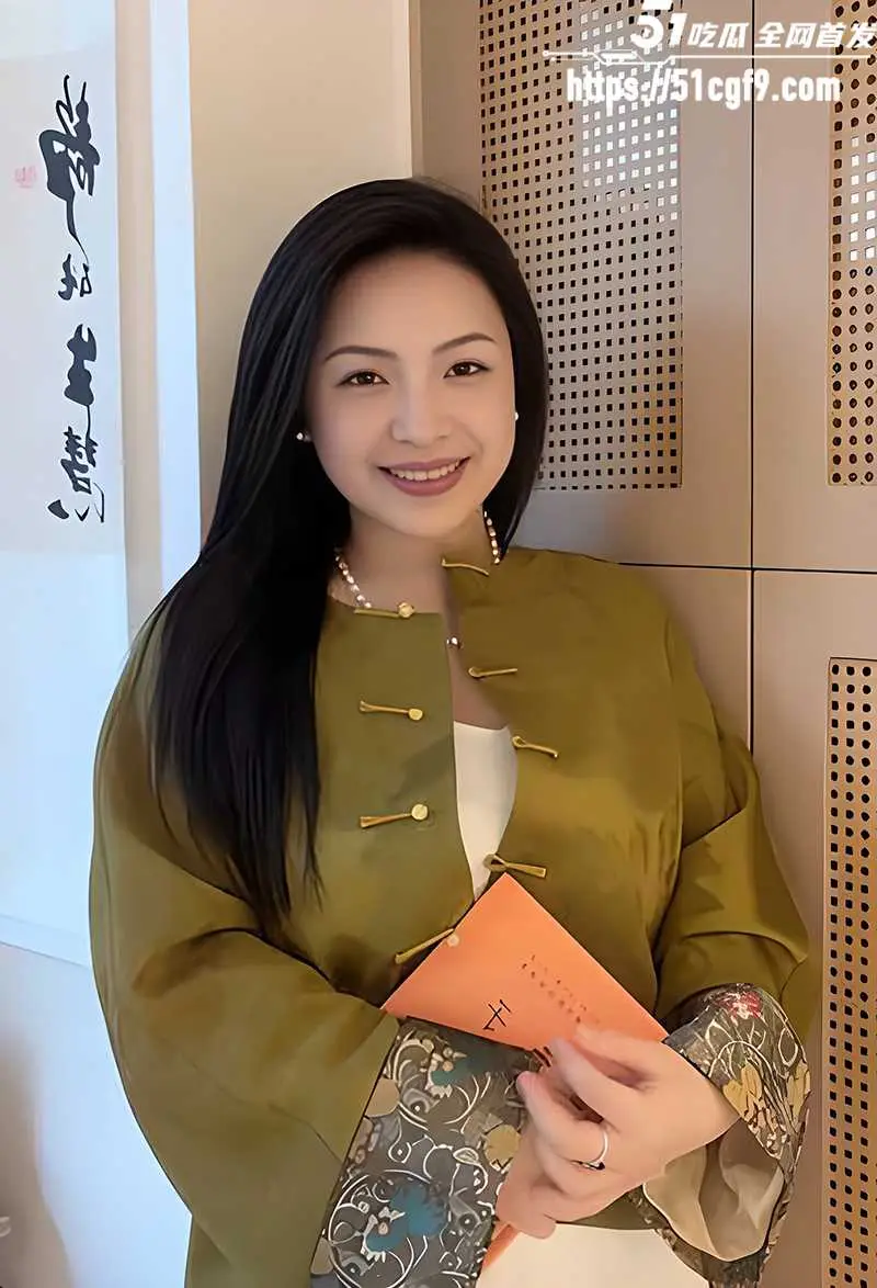 海角大神 爱妈妈爱良家少妇 车震蛋糕店老板娘 射完继续猛插 大喊操死我了 图2