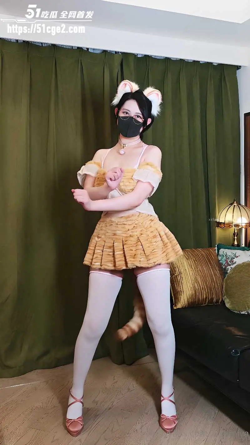 推特福利姬 奶咪Naimi 全裸湿身洗澡诱惑 翘臀猛甩巨乳狂晃 骚浪眼神勾魂夺魄! 图6