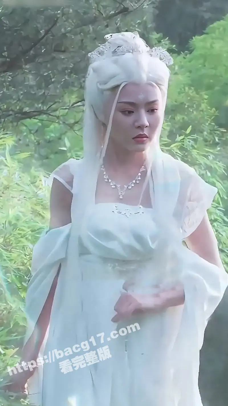 每日短剧《我是仙王不是食神》身为一名厨子竟然随便一碗菜汤便治好了最强战胜！他到底是何来历！ 图2