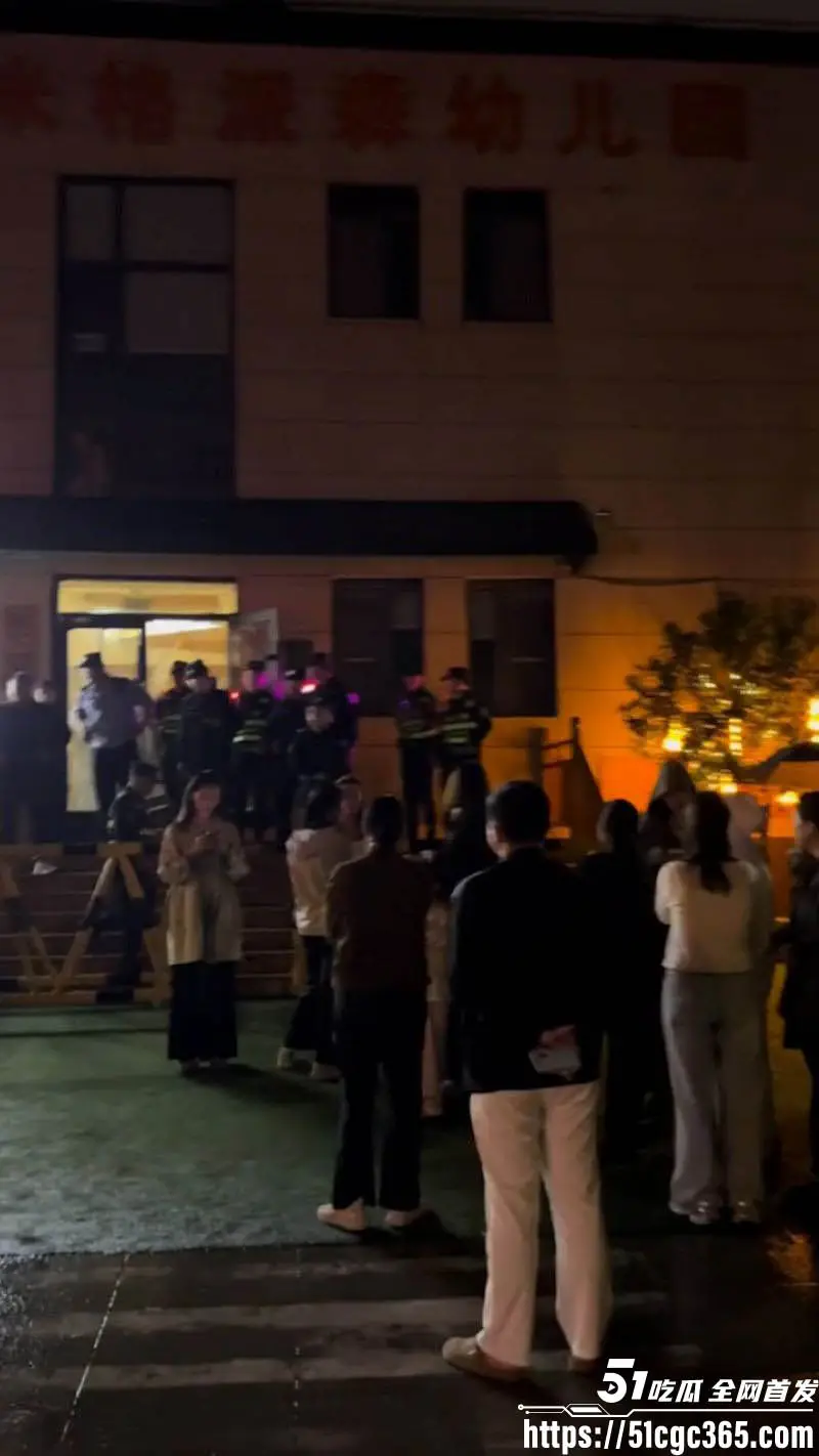 沂南米格派森幼儿园虐童事件 保安暴力阻录像 掐肚子关黑屋捂脸 孩子浑身淤青哭喊 简直禽兽不如！ 图6