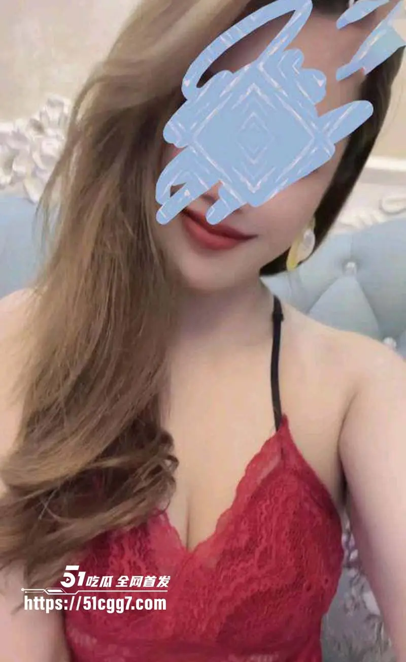 海角乱伦大神老爹的小老婆 终于强上了后妈 暴力抽插逼逼也流水 真的属实过瘾 图1