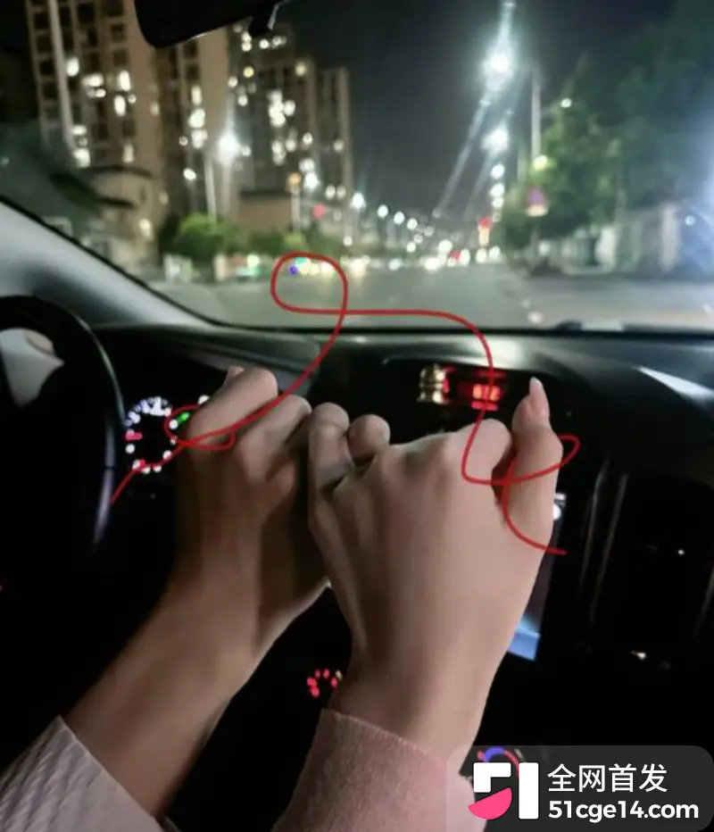 抖音主播 小小猪助眠 与多位女粉搞暧昧 遭榜一大姐 牙乐乐 曝光操粉视频! 图5
