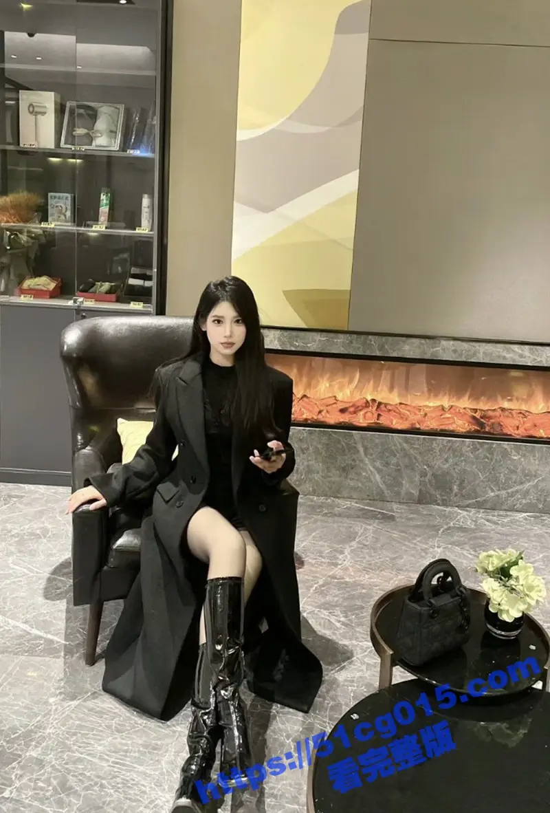 曝光前女友 沈阳好利来服务员 季雅 分手后无缝衔接勾搭上店长 长腿尤物被后入狂肏! 图5