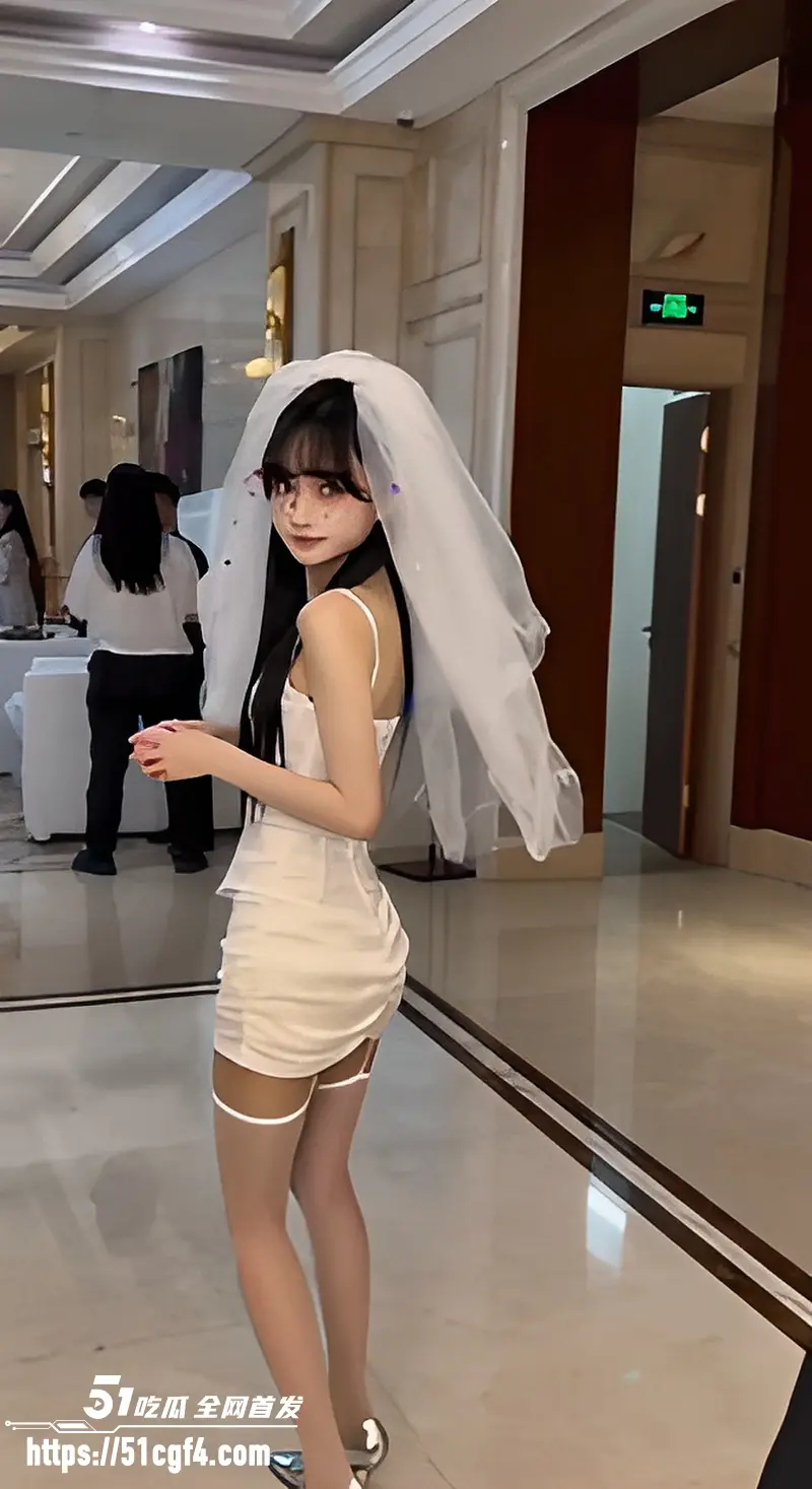 AI同人短剧 爱的花嫁 新娘沦为婚礼现场玩物 惨遭多人蹂躏彻底沦为肉便器 图1
