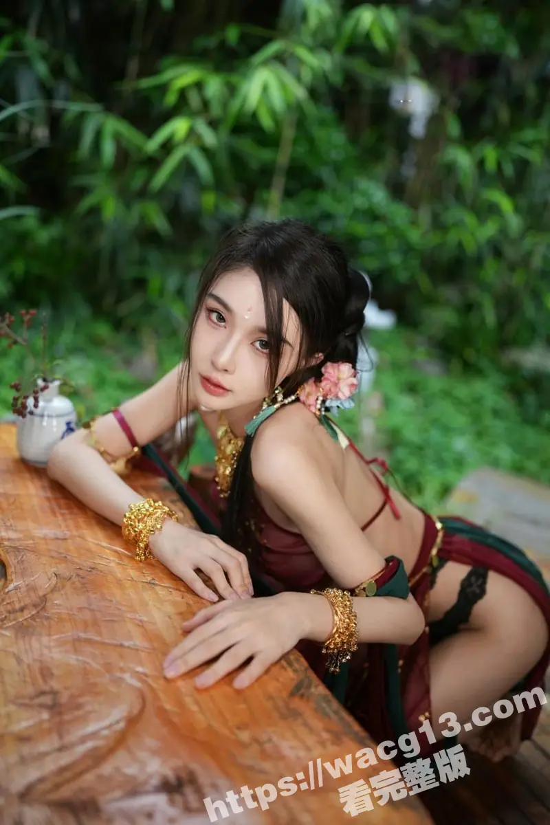 B站余多多cos妖妃妲己 尤物般的极品女神古风诱惑力也是杠杠的 这逆天的高颜值大长腿妥妥的人肉炮架 图4