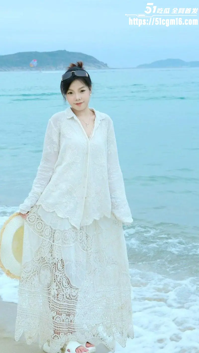 广东佛山反差婊 陈倩瑜 不雅私拍 户外深喉口交 楼道全裸后入狂操 激情十足! 图3