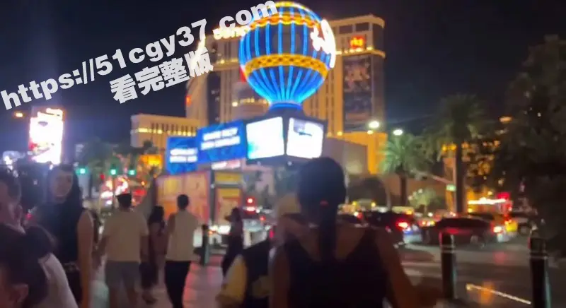 美国拉斯维加斯市中心枪杀案 枪手连开数枪导致2人死亡 现场视频流出! 图1