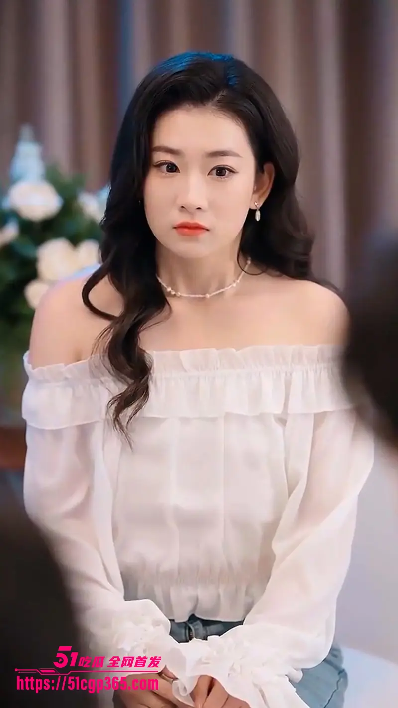 擦边短剧《步步沦陷》父母查岗他拉来院长夫人当挡箭牌 没想到却假戏真做! 图4