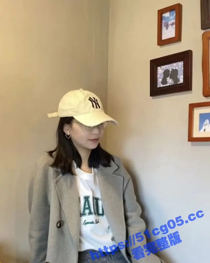 上饶师范学院反差学姐 苏若琳 和卷毛眼镜男友激情打炮 被按在墙上后入狂操得哇哇大叫 叫得可带劲了 图3