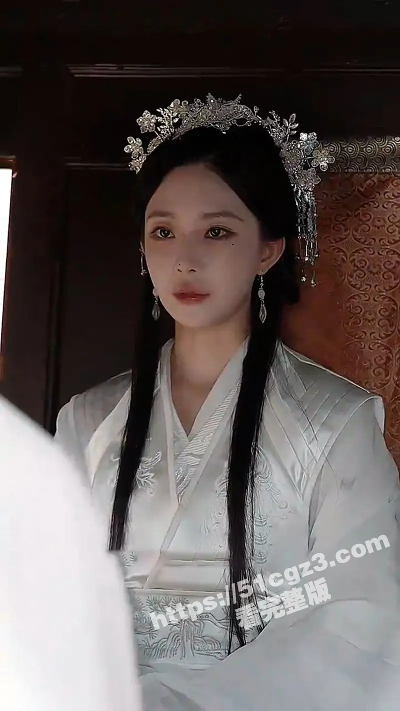 穿越短剧《开局女帝盯上了我的彩礼》我意外穿越古代当县令 女帝微服私访看上了我? 图1
