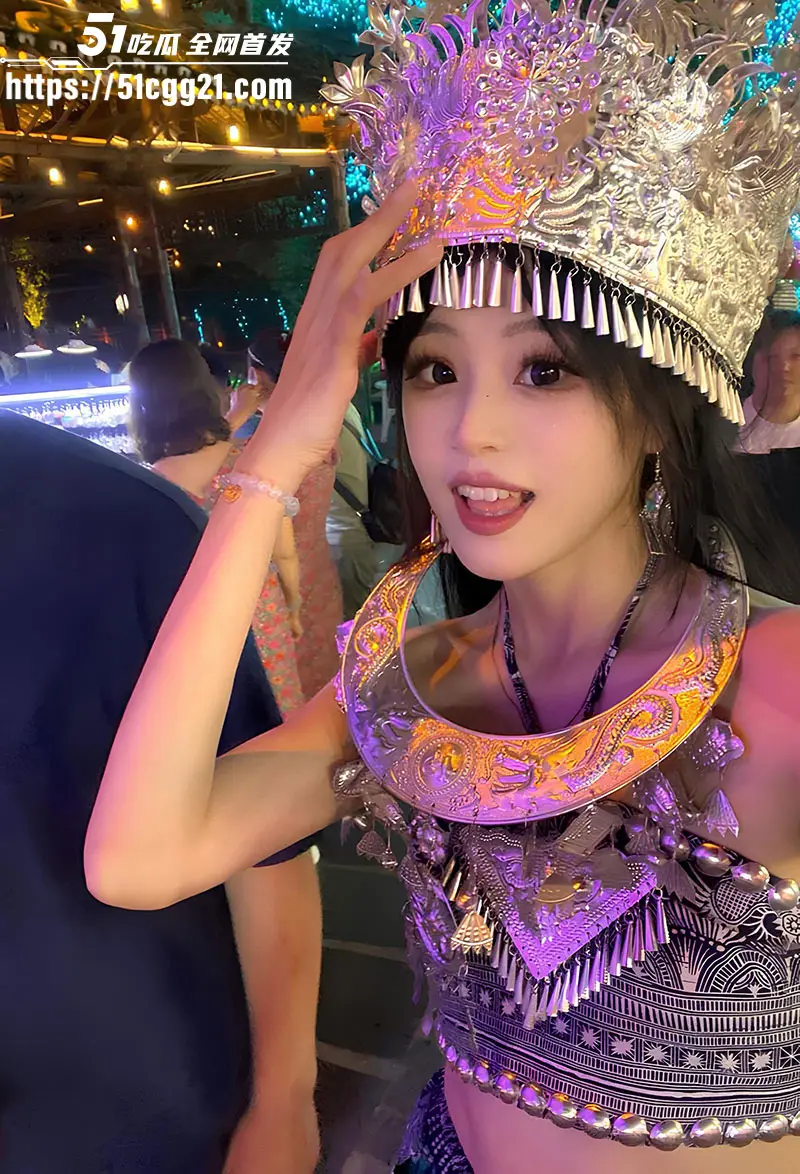 高颜值少女 陈语桐 被金主调教成淫贱母狗 紧致后穴被肛交开拓 极品反差婊被精液裹满白臀! 图1
