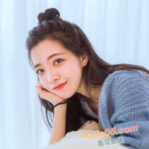 英雄联盟官方主持人 希然lris 真名姓名: 冯爔 广东深圳人 在外网社交平台多次发自己不雅照和视频 图6