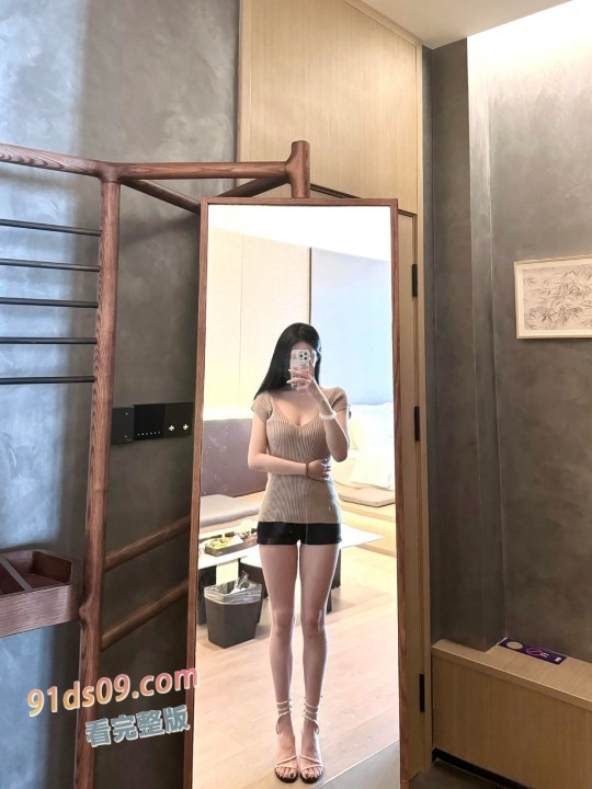 南航高颜值极品空姐网名 朵小姐的碎碎念 被曝私底下是母狗一条！ 与头等舱的金主爸爸约炮被干的嗷嗷叫 图8