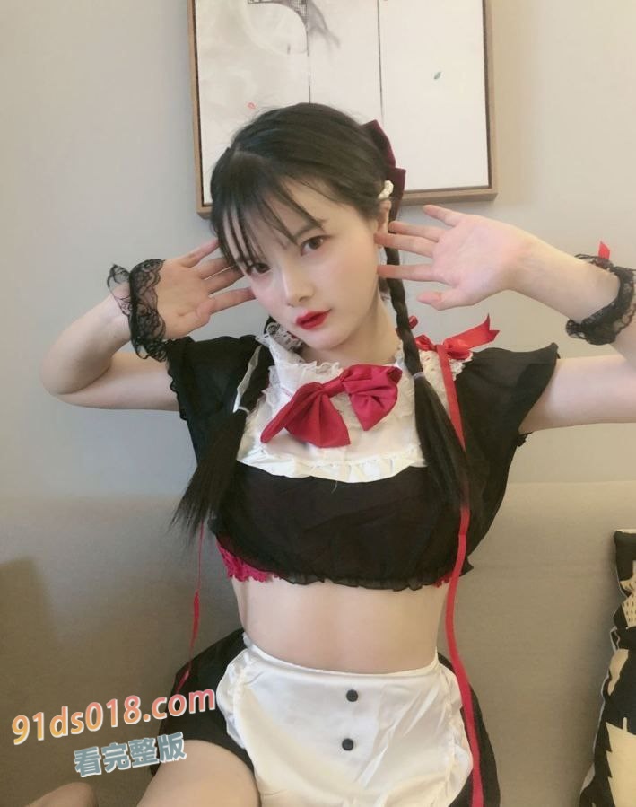 新婚不到一个月出轨，看着文静，但上了床就变骚逼母狗！