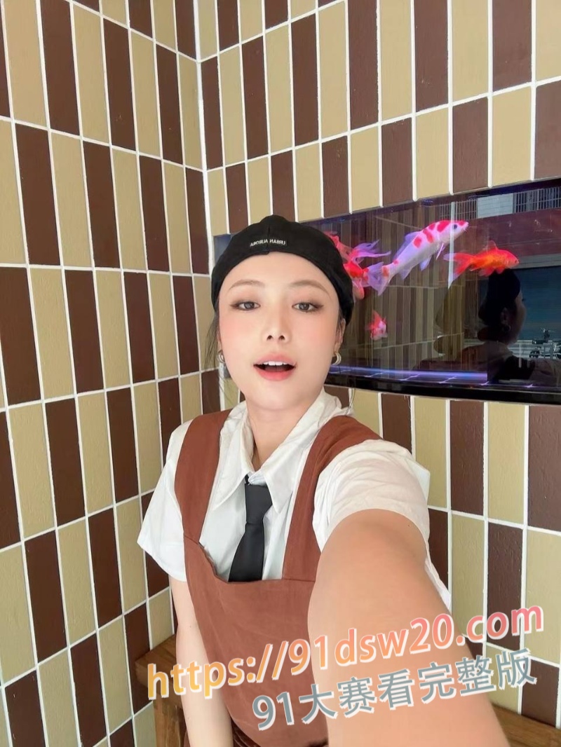 浙江嘉兴甜品店服务员 李舒艳 与前男友自拍做爱视频被泄密 表面清纯私下却极度淫荡 图1
