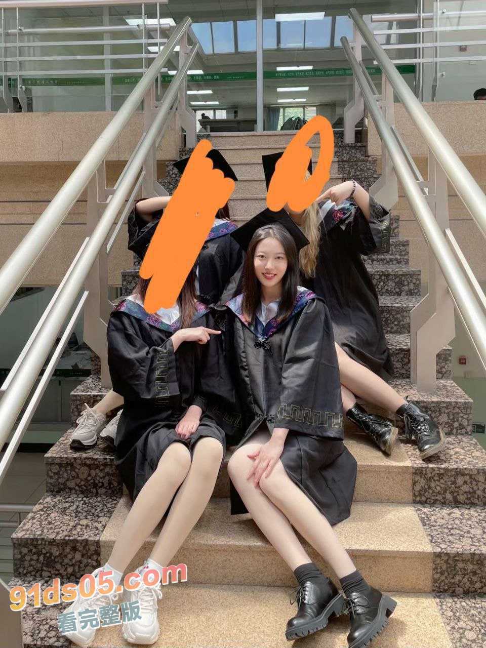 英国知名杜伦大学有钱家庭千金硕士生 李颖 不雅视频流出 学历越高 床上反差就越大 图1