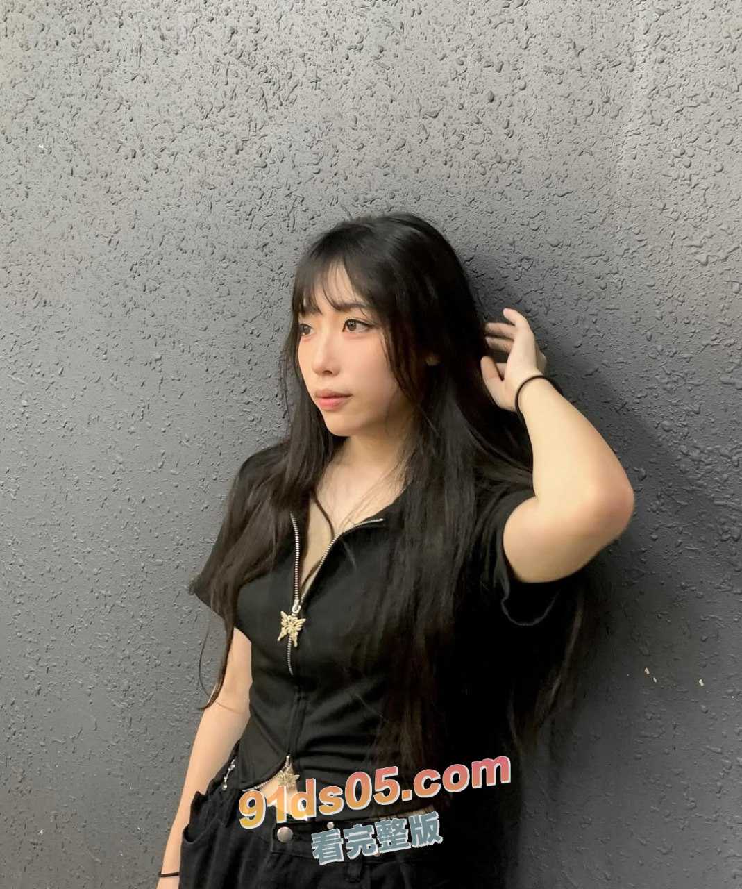 IG性感女网红 李奶妍 自拍给前男友的裸照和漏奶视频被外流了出来，奶子又大又软让人看了都想摸 图3