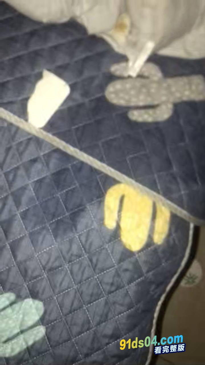 震碎三观！哈尔滨反差母女同时出道 女儿裸聊视频流出 雪白大奶掰逼自慰 小骚货被男友干尿后全身瘫软 图11