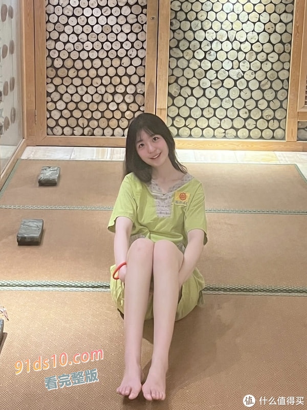 海角大神 七夕和反差婊小姨子酒店偷情，穿女仆装身材堪称极品，偷吃小姨子骚逼 图1